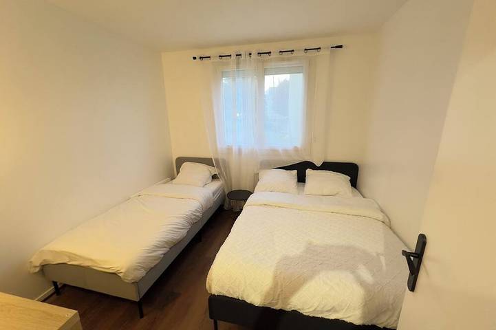 Ganze Wohnung, Comfort and greenery: modern 2-room apartment with parking in Domont in Domont, Val-d'Oise