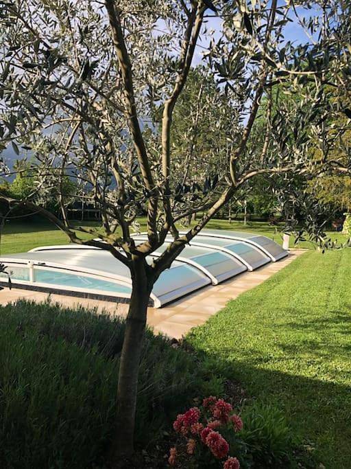 Location de vacances pour 4 personnes, avec jacuzzi et jardin ainsi que piscine et terrasse à Fontenay-Saint-Père - 4