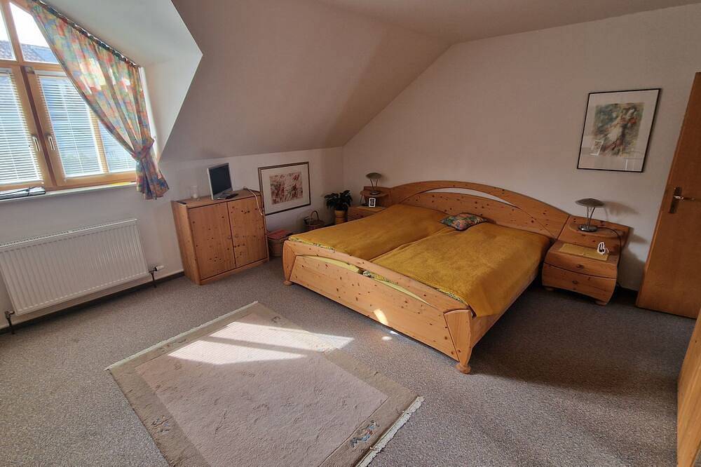 Wohnen am Golfplatz in sehr ruhiger Lage. in Haarbach, Ostbayern