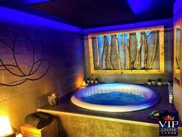 Gîte pour 2 personnes, avec jacuzzi ainsi que piscine et jardin à Andenne