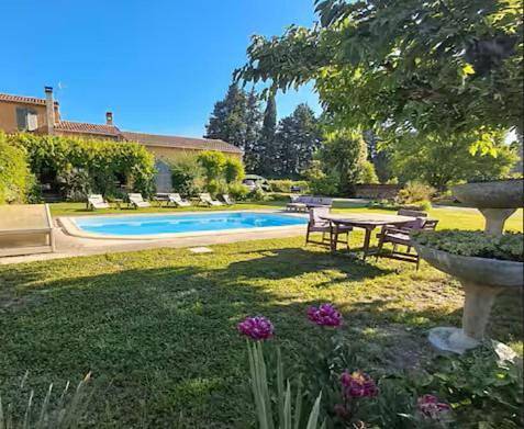 Appartement de vacances pour 2 personnes, avec Terrasse et Jardin ainsi que Piscine et Vue