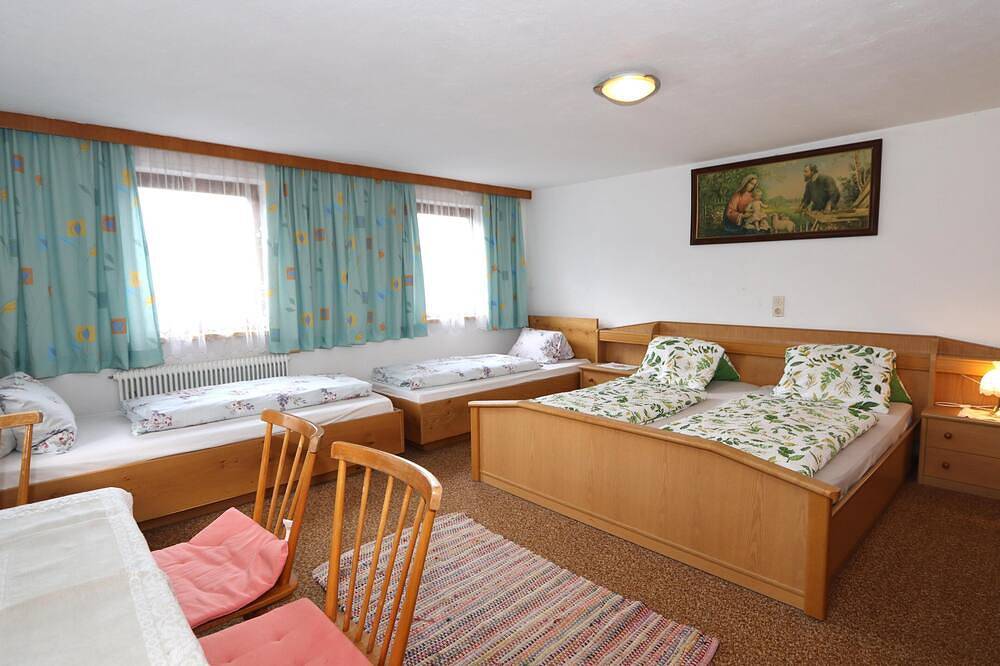 Ganze Wohnung, Gemütliche Ferienwohnung mit herrlicher Aussicht in Bruck am Ziller, Kaisergebirge