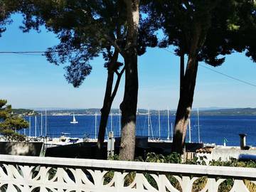 Gîte pour 4 personnes, avec vue et terrasse à Istres