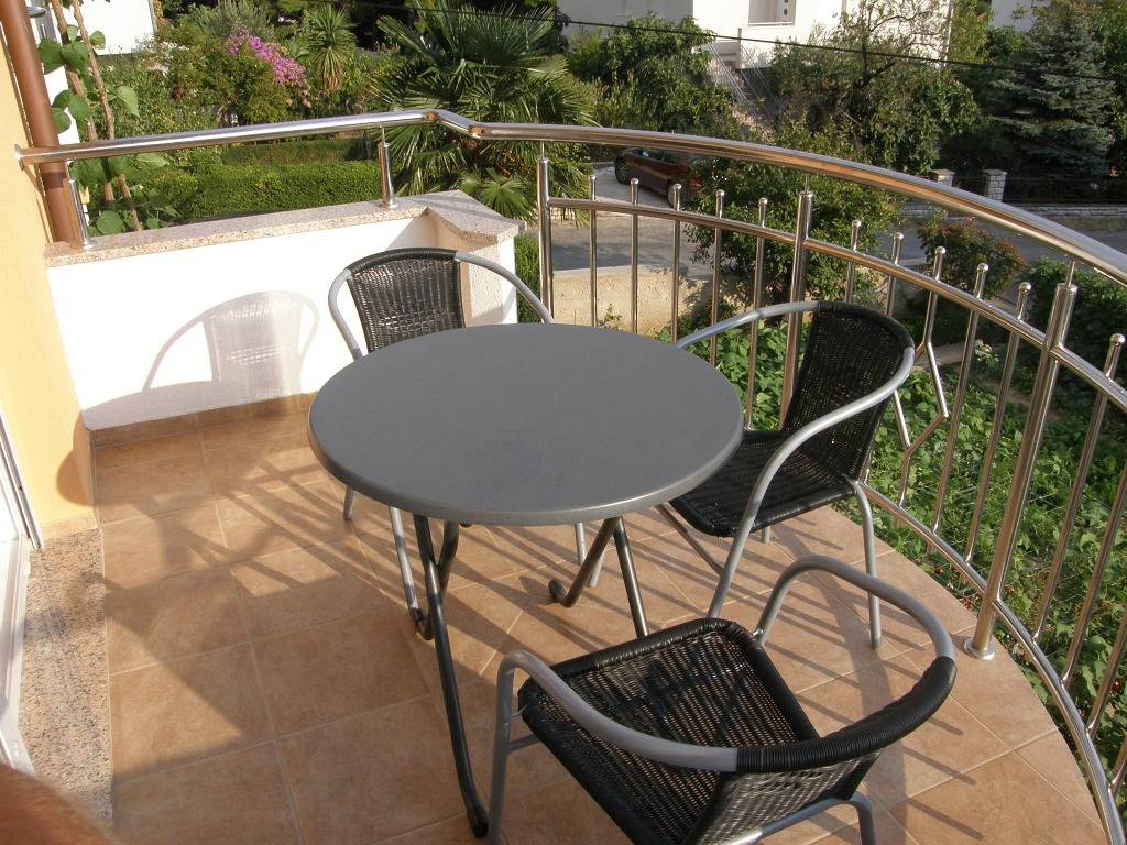 Cały apartament, Apartament wakacyjny dla 5 osób z balkon in Vodice, Żupania szybenicko-knińska
