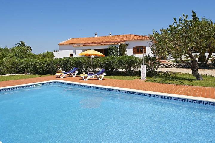 Maison de campagne 'Quinta Da Aroeira' avec piscine privée, Wi-Fi et climatisation in Carvoeiro, District de Faro