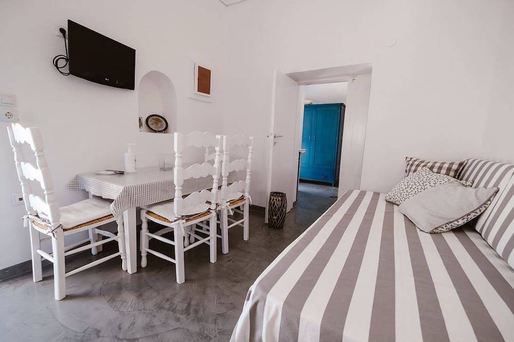 Ganze Wohnung, Boreas Stone House - Family 1 Bedroom Apartment in Anafi