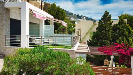 Gîte pour 2 personnes, avec jardin et vue, animaux acceptés dans Poros