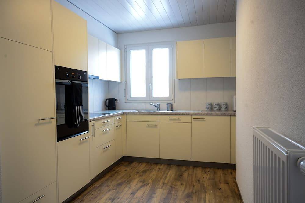 Entire apartment, Stylish new apartment located 3 mins walk from Interlaken West station. in Interlaken, Lake Thun