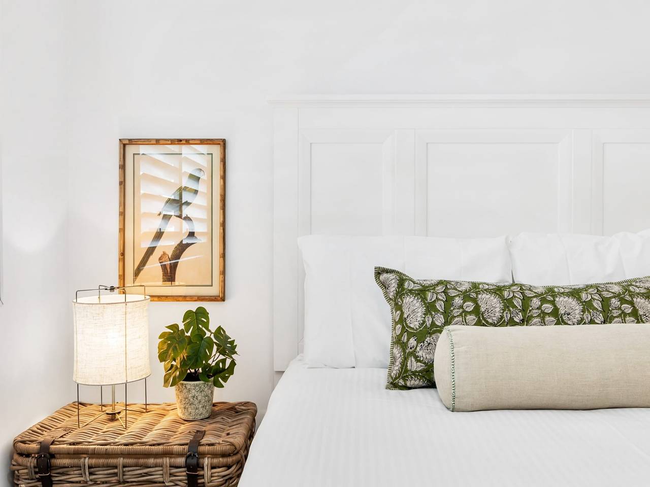 Entire apartment, 3-Bed Haven with Balcony and Bbq, 5-Min to Beach in Coolum Beach, Sunshine Coast