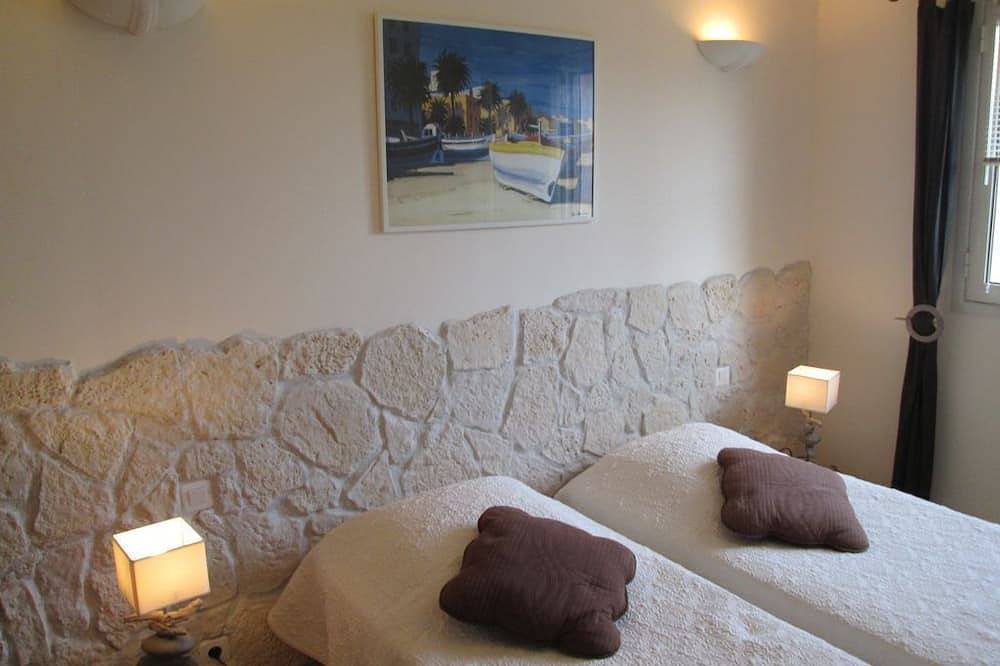 Ganze Wohnung, Charmantes Haus in einer Villa mit Charakter mit Blick auf das Meer in Conca, Sartène und Umgebung