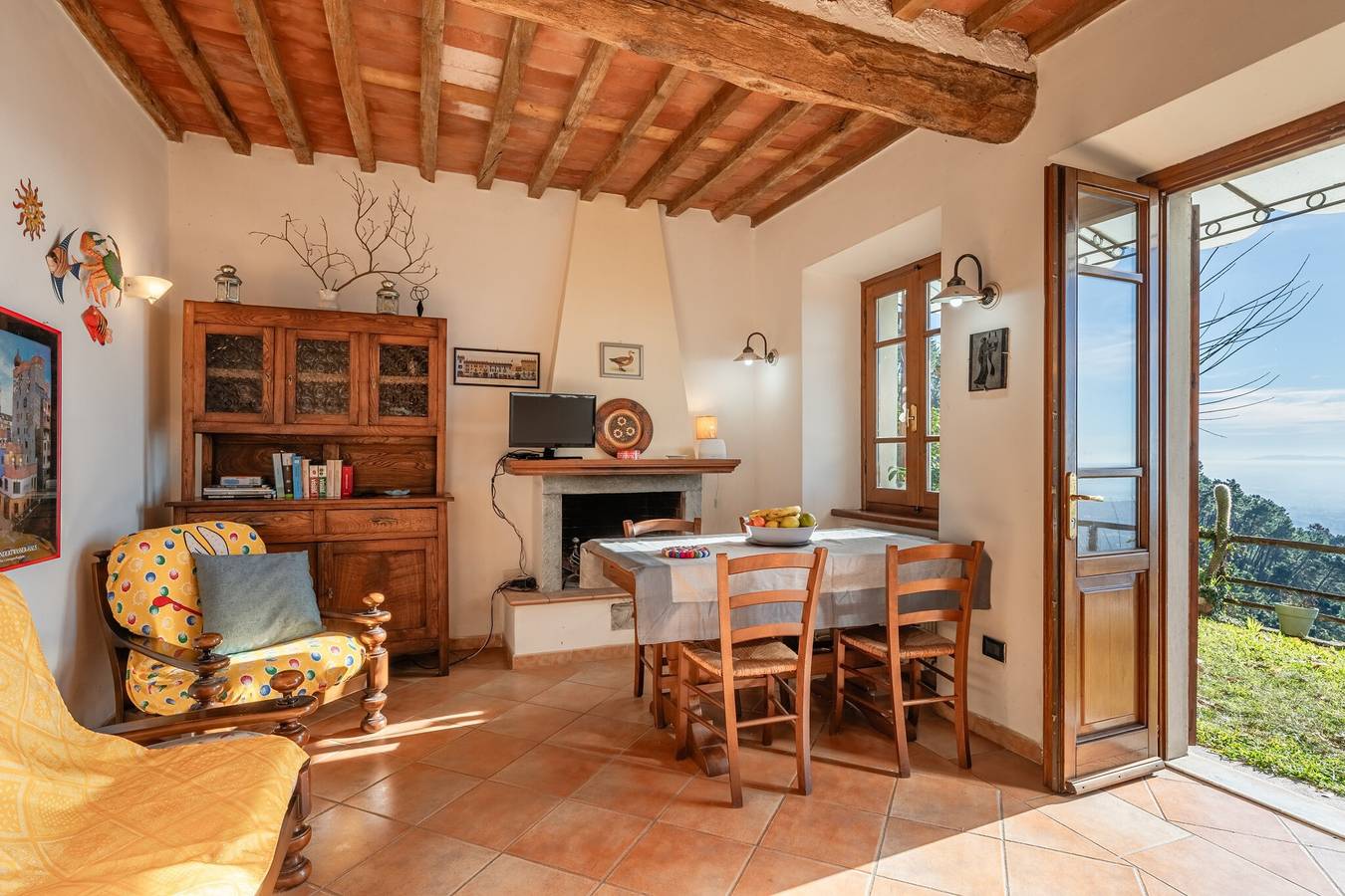 Entire apartment, Apartment 'Seaview House' with Shared Garden and Wi-Fi in Strettoia, Pietrasanta