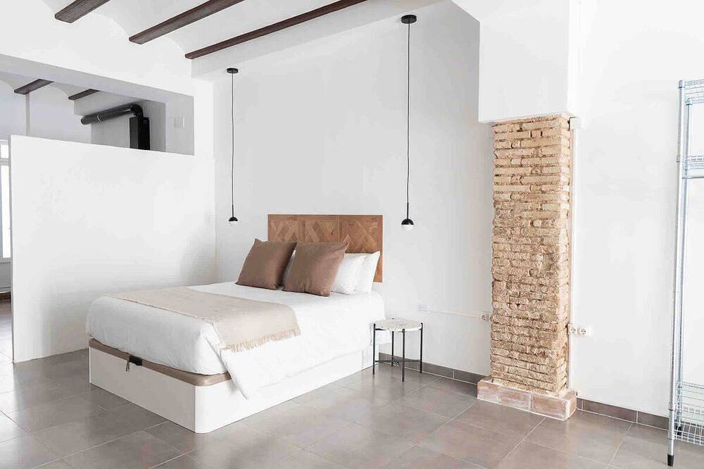 Apartamento entero, Loft in El Botànic, steps from Valencia’s old town in Valencia City Centre, Valencia