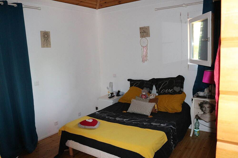 Chambre Rose 2 cool 👍🏻 4 adults in Peri, Ajaccio und Umgebung