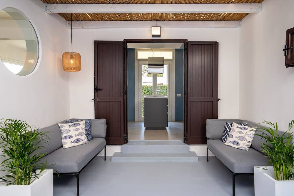 Luxusvilla mit beheiztem Pool und Whirlpool im Freien - 50 m vom Strand entfernt in Geremeas, Cagliari Provinz