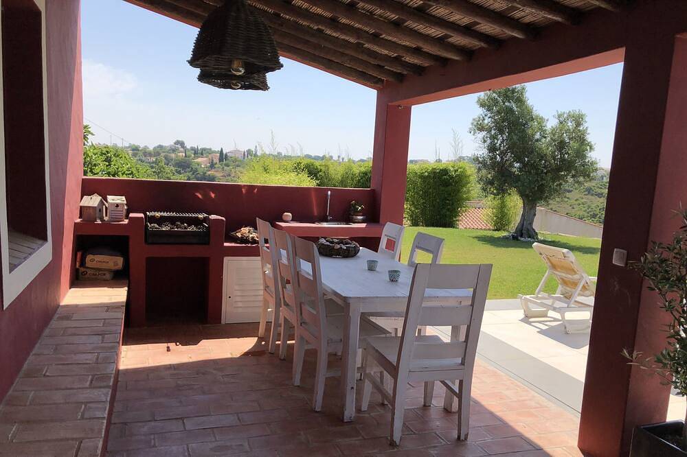 Luxury Quinta mit Privatsphäre und einem großen Pool und Meerblick in Carvoeiro, Benagil