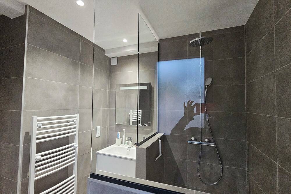 Corsica: Louniceli Villa with air conditioning, a pool, beaches, shops, and mountains in Sainte-Lucie de Porto-Vecchio, Zonza