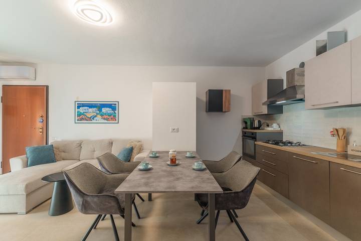 Ganze Wohnung, Ferienwohnung 'Finestra sul Parco' mit privater Terrasse, WLAN und Klimaanlage in Olbia, Costa Smeralda