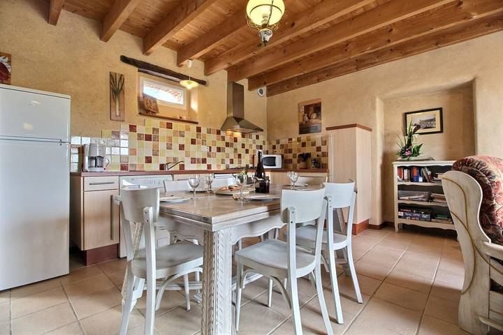 Gîte pour 2 personnes, avec jardin et terrasse à Langoat - 2