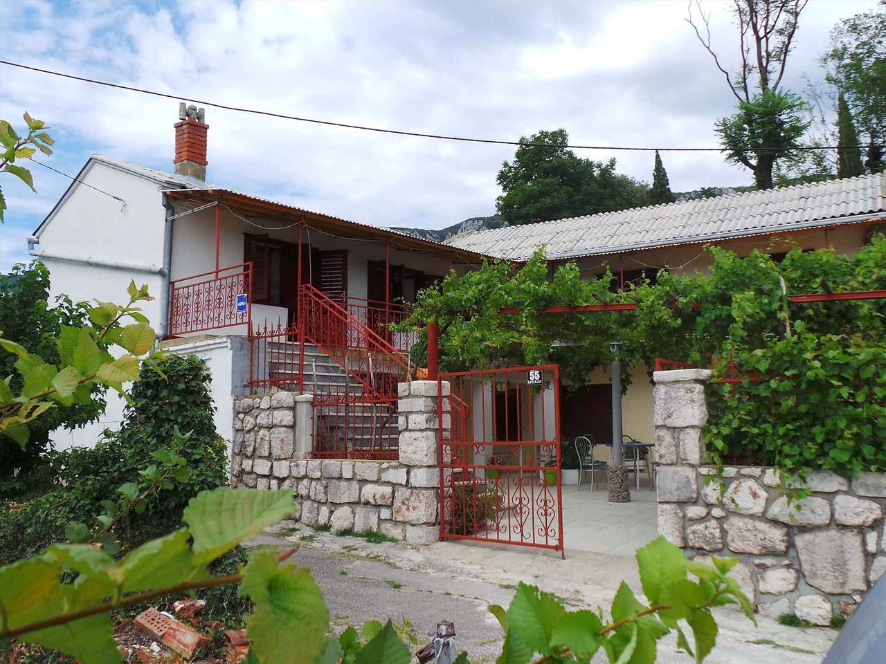 Ferienhaus mit 100 qm großer Terrasse in Grizane, Primorje-Gorski Kotar