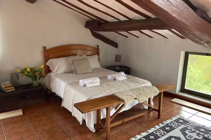 House in a rural environment, golf, wine, mountain and relaxation. in Cirueña, La Rioja Province
