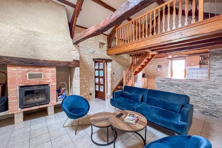 Location de vacances pour 7 personnes, avec jardin à Carnac-Rouffiac