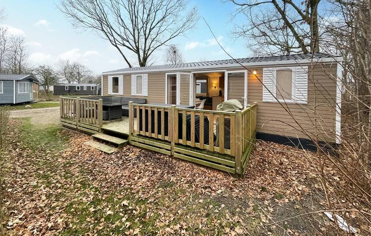 Camping voor 6 personen, with Terras and Tuin as well as Uitzicht in Lauwersmeer