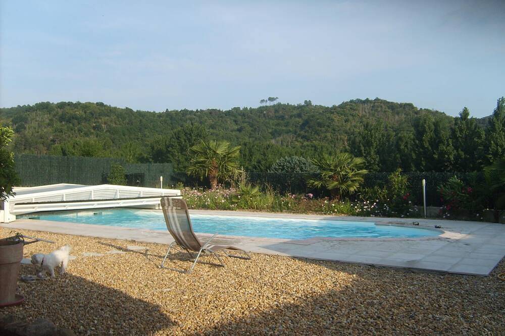 Camping voor 5 Personen in Thoiras, Centraal Massief