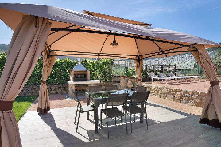 Appartamento intero, Appartamento "Agriturismo Il Borgo - Lavanda" con giardino in comune e Wi-Fi in Villanova d'Albenga, Riviera di Ponente