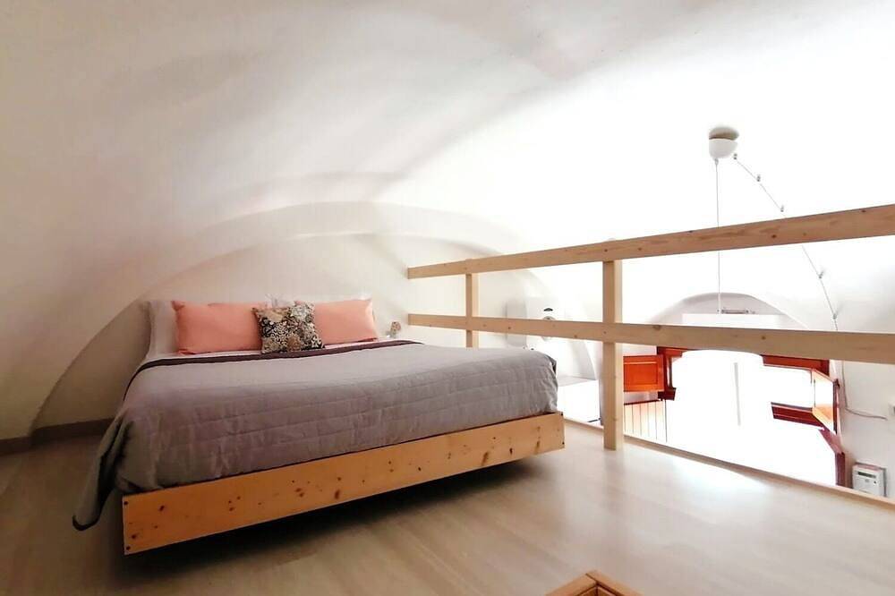 Entire apartment, [Domus Helianthus]Cozy Loft, Wifi,Parking in Salandra, Piana del Metaponto