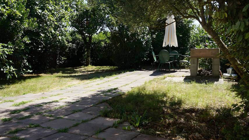 Gîte Le Tournesol – Vue Montagne, Piscine Partagée et Wi-Fi in Salles-sur-l'Hers, Région de Carcassonne