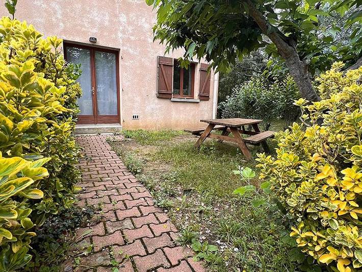 Location de vacances pour 6 personnes, avec piscine ainsi que vue et jardin, animaux acceptés à Corsavy - 2