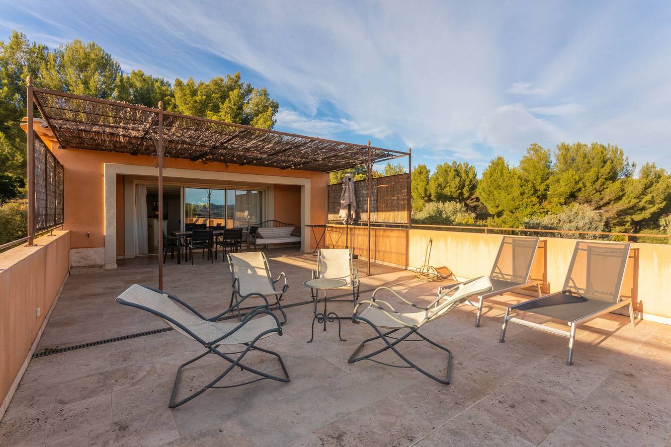 Le Mas des Bouteillans « Le Mûrier » avec vue mer, Wi-Fi et climatisation in La Cadière-d'Azur, Côte méditerranéenne (France)