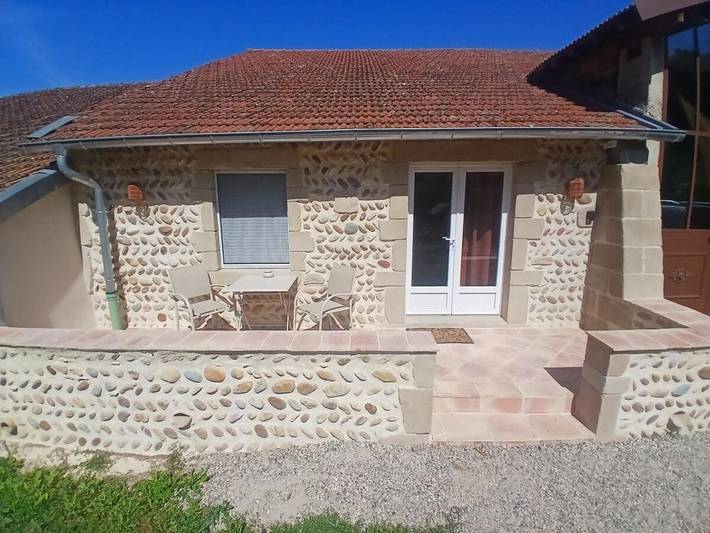 Gîte pour 2 personnes, avec terrasse à Châteauneuf-sur-Isère