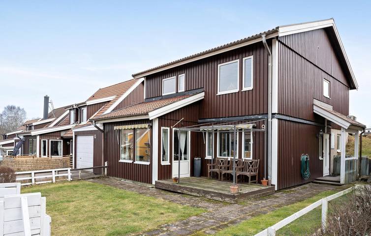 Hus för 7 Personer med trädgård in Halland