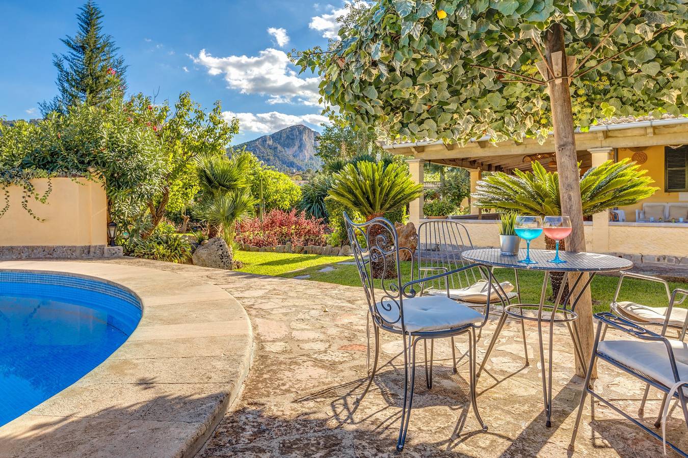 Finca "La Sort Llarga" mit Bergblick, Pool, A/C, Wlan, Terrasse & Garten; Haustierfreundlich in Vall de Colonya, Pollença