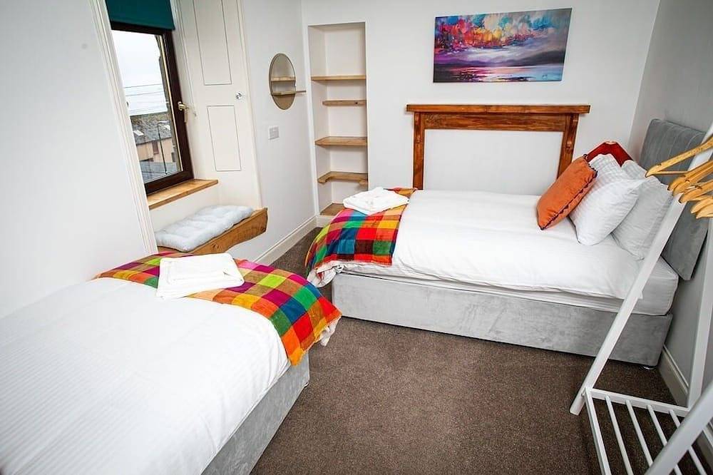 4 Bed Cottage in Gardenstown in Gardenstown, Aberdeenshire