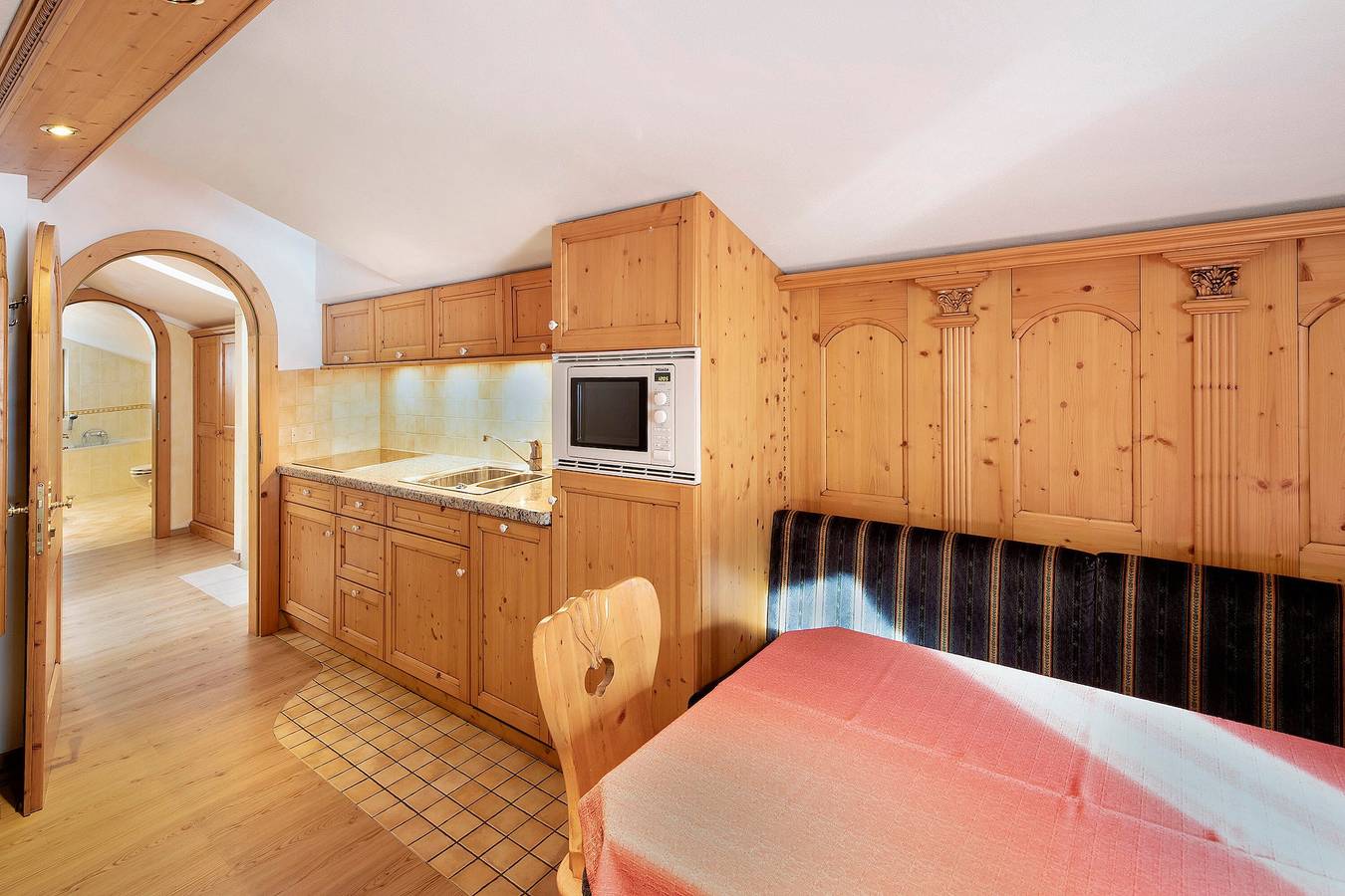 Appartement entier, Appartement de vacances "Casa Li Roina n 44" avec vue sur les montagnes, jardin partagé et Wi-Fi. in Livigno (Town), Livigno