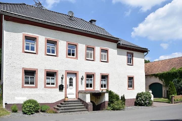 Ferienhaus für 12 Personen, mit Terrasse in der Vulkaneifel