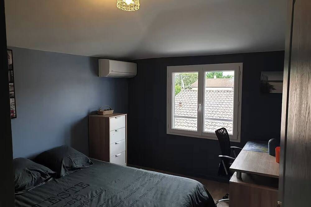 Family home with pool and air conditioning between Bordeaux and the Ocean. in Saint-Médard-en-Jalles, Bordeaux region