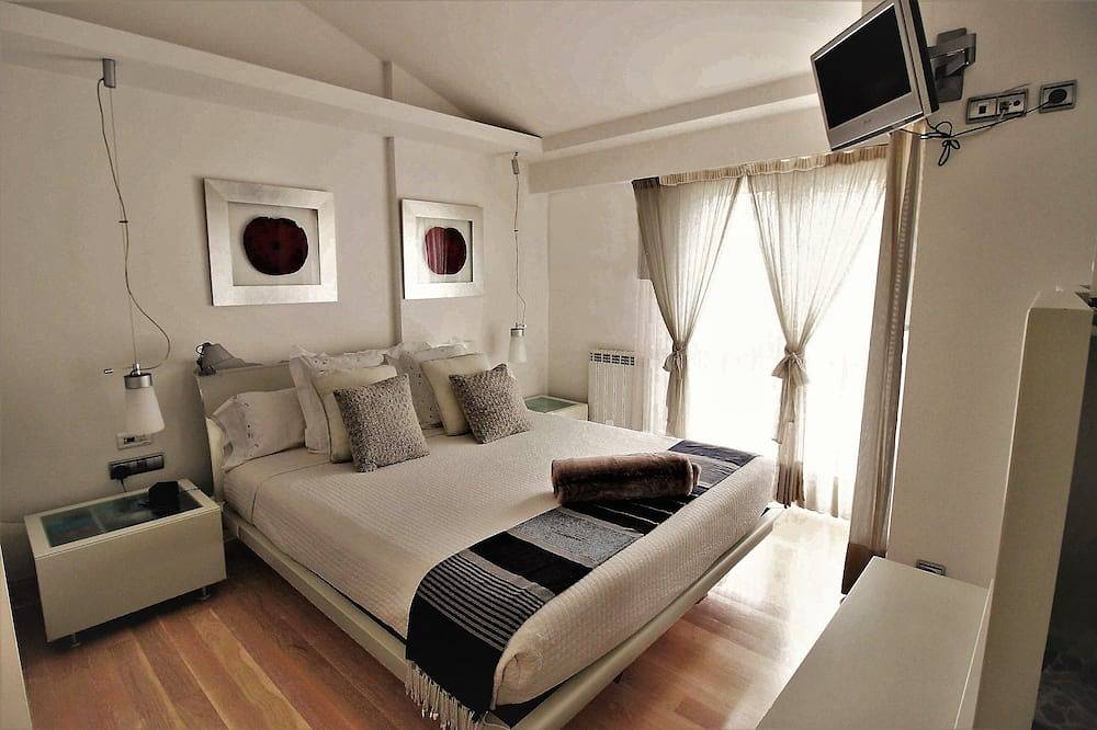 Beautiful Townhouse with Private Pool in San Sebastian, Basque Coast (Spain)