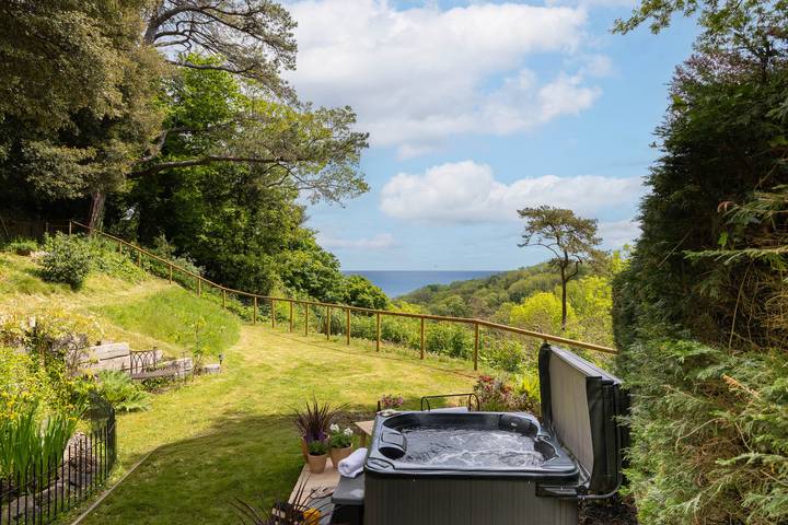 Holiday home for 6 people, with Ocean view and Garden in Torquay