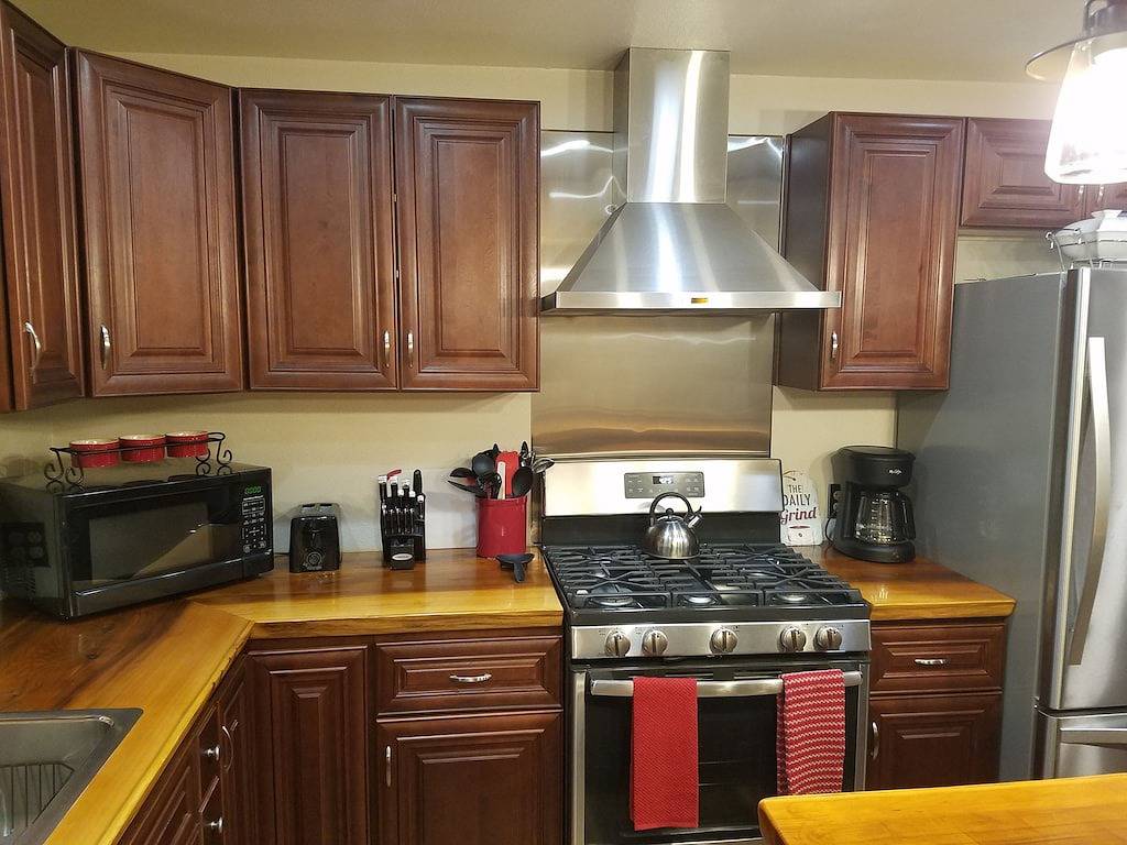 Love Shack Cabin Mieten. Das Hotel liegt in Coffman Cove auf Prince of Wales Island. in Prince of Wales-Hyder