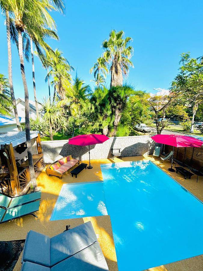 Hôtel pour 2 personnes, avec piscine ainsi que jardin et terrasse dans Plage de l'Hermitage - 3