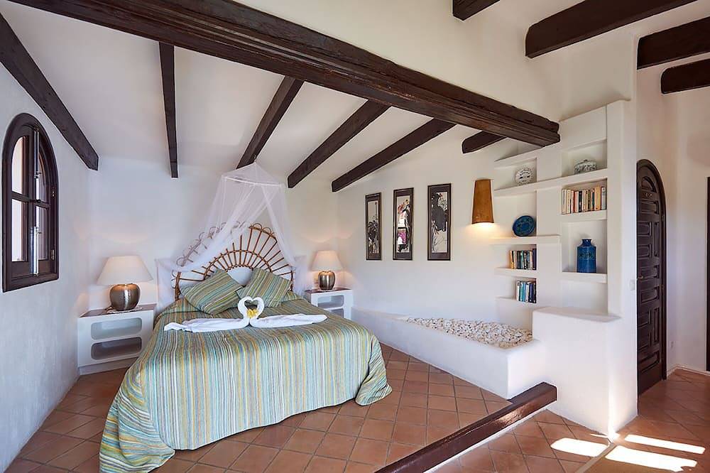 Stunning accommodation on Mallorca with pool and sea views (Villa Sika) in Cala Llamp, Andratx