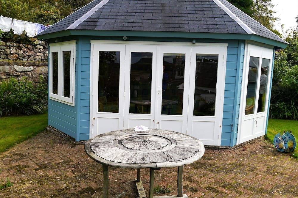 Phoenix Cottage -  a house that sleeps 8 guests  in 3 bedrooms in Kippford, Dumfries and Galloway