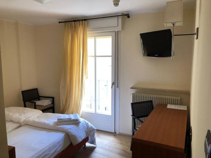 Hôtel pour 3 personnes, avec vue et jardin à Cles - 2