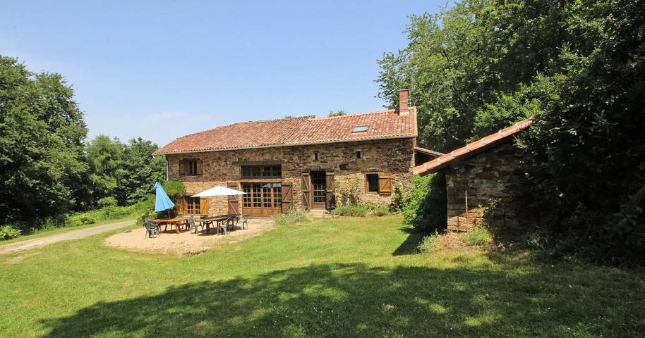 Gîte pour 10 personnes, avec Terrasse et Jardin