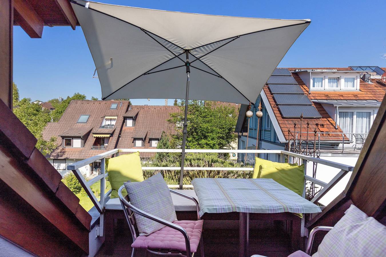 Apartamento entero, Apartamento 'Schwalbennest' con vistas al lago, balcón y Wi-Fi in Bodman-Ludwigshafen, Obersee (Bodensee)