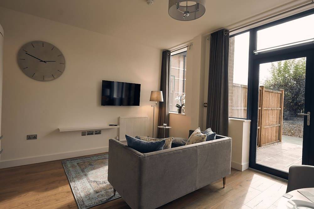 Appartement entier, Kingfisher-Standard-Appartement-Salle de bain privée-Terrasse in Hungerford, Berkshire