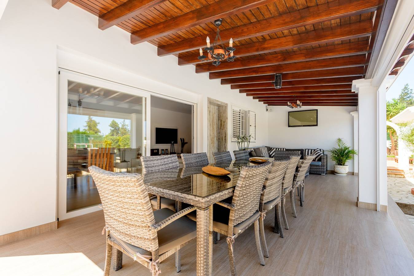Villa de lujo Can Raes con vistas a la montaña, piscina, Wi-Fi, terraza y jardín in San Rafael de Sa Creu, Sant Antoni de Portmany